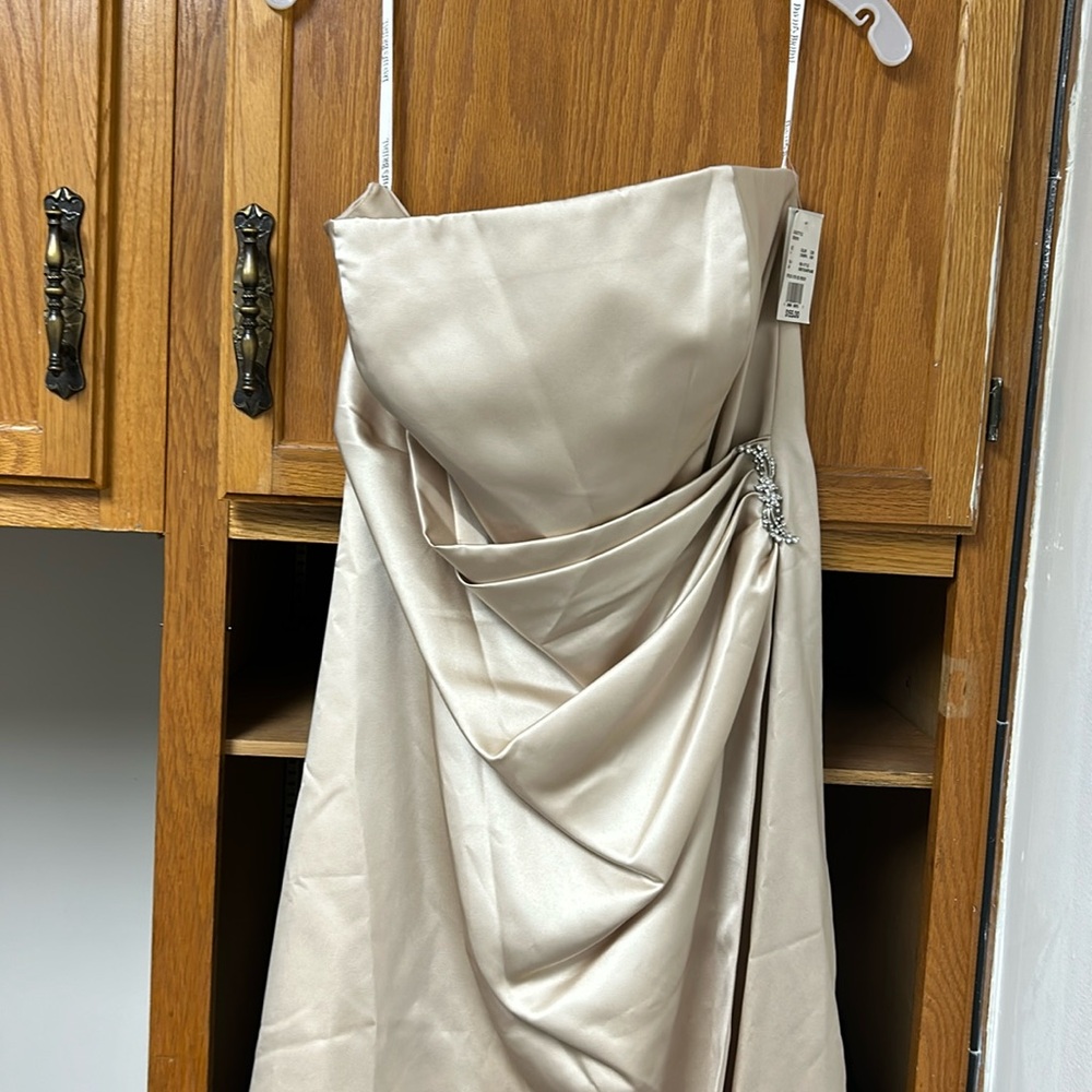 David's Bridal Satin Cream Wedding Gown